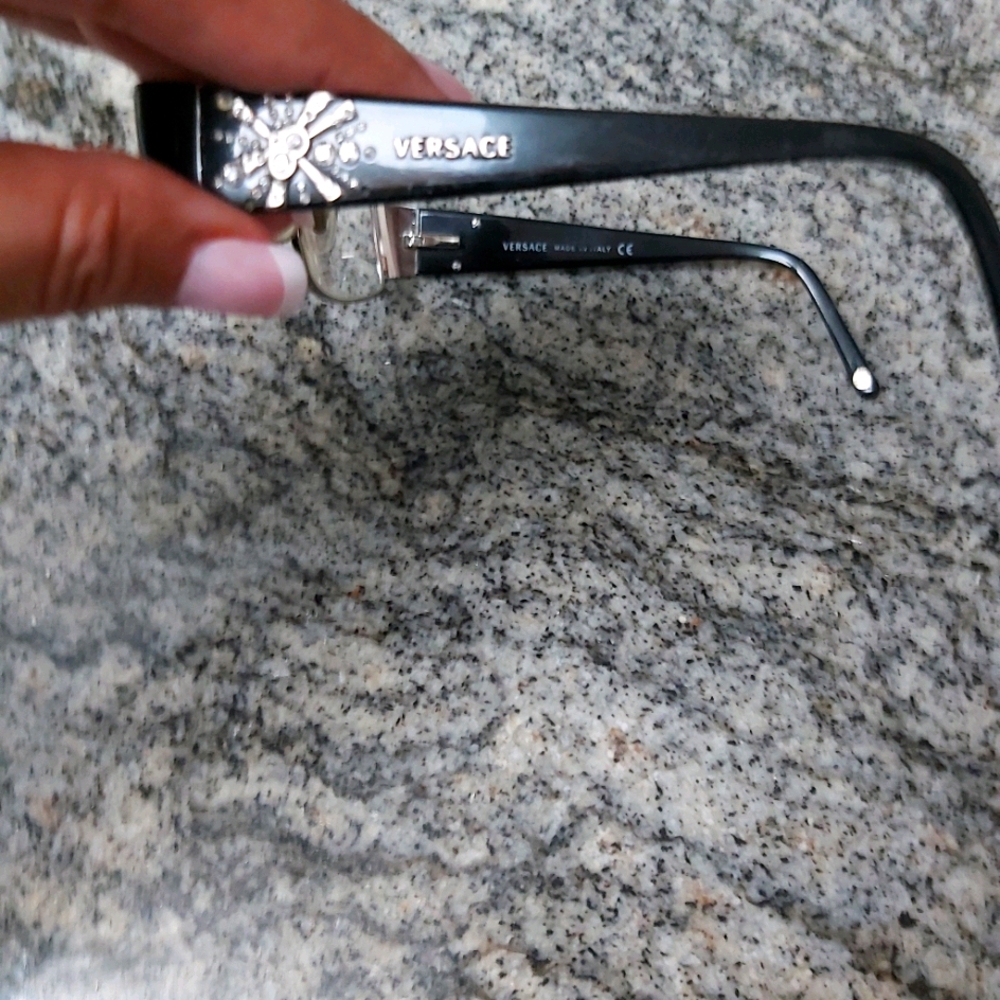 Eyeglasses